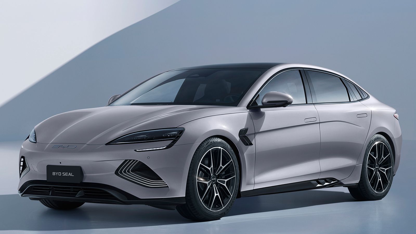 Το BYD Seal αναβαθμίστηκε σε χώρους και τεχνολογίες 